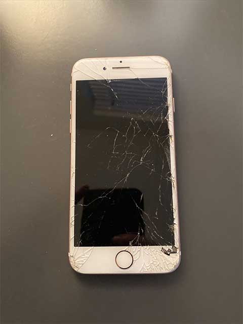 cracked iphone 7